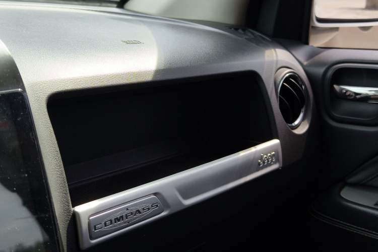 Used Jeep Compass 2014 2.4L four-wheel drive luxury version