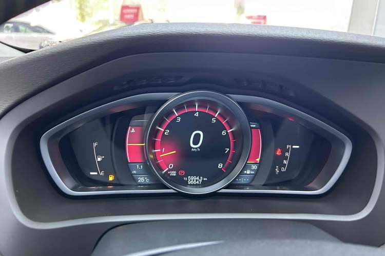 Used Volvo V40 2014 Cross Country T5 AWD Prestige Edition
