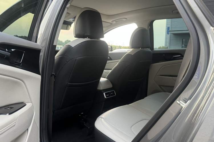 Used Kia Sportage (Chinese Domestic Model) 2023 1.5T Two-Wheel Drive Prestige Edition Interior 4