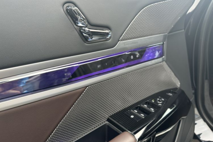 Used BMW 7 Series 2023 735Li M Sport Package Interior 4