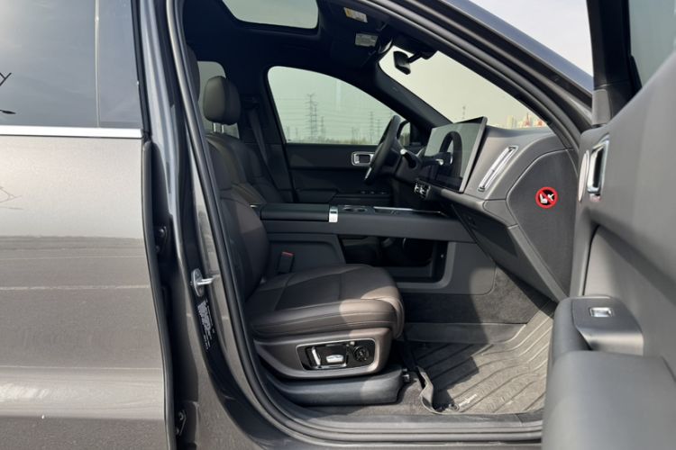 Used Li Auto L8 2023 Pro Model
