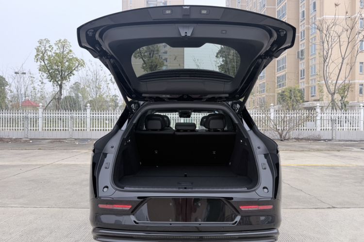 Used Zeekr 7X 2025 100 kWh Long-Range Rear-Wheel Drive with Intelligent Driving Features