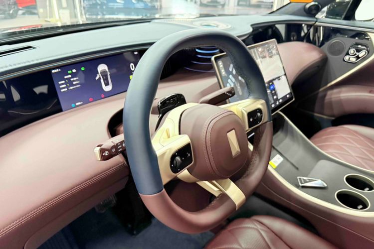 Used Avatr 11 2025 Night Rider Edition