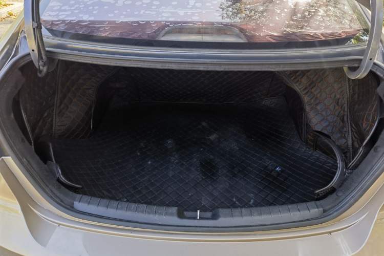 Used Hyundai Elantra (6th Generation / Lingdong) 2016 1.6L Automatic ZhiXuan – Elite Version Trunk