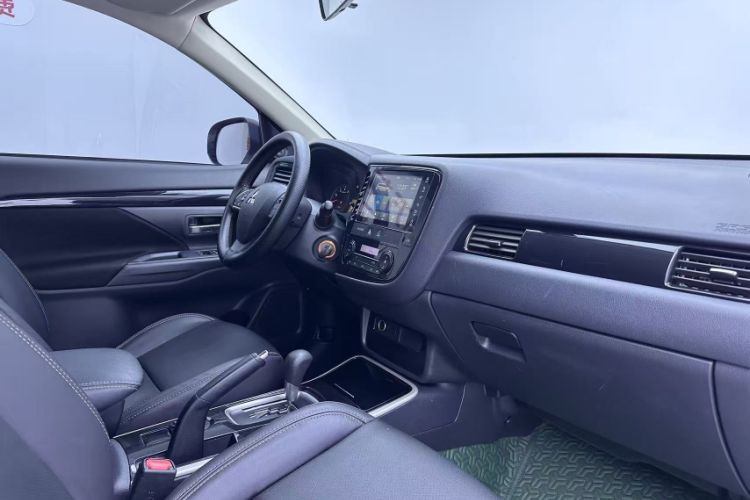 Used Mitsubishi Outlander 2021 2.0L Two-Wheel Drive Comfort Edition 5 Seats