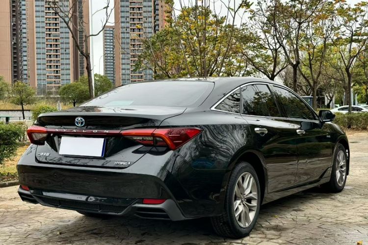 Used Toyota Avalon 2019 Dual-Engine 2.5L Luxury Edition China VI Standard