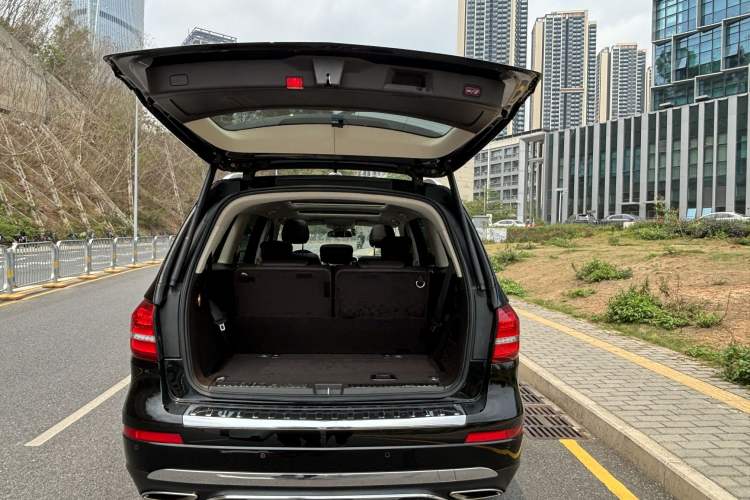 Used Mercedes-Benz GLS 2017 GLS 400 4MATIC Fashion Edition Trunk