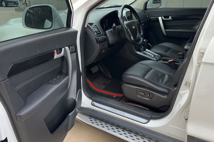 Used Chevrolet Captiva 2017 2.4L 4x4 Flagship Edition 7-Seater