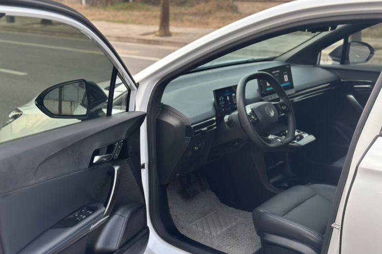 Used MG 4 EV 2023 415 km Range Sea-Faring Champion Edition