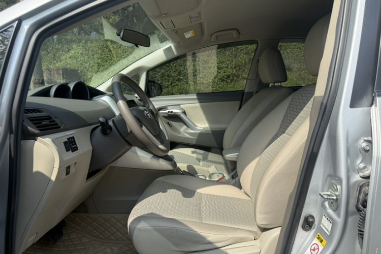 Used Toyota Verso 2014 Starlight 180E CVT Elite Edition