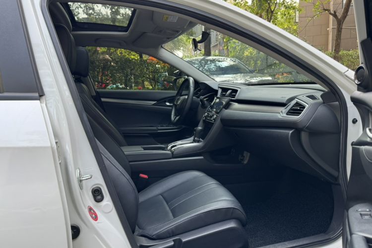 Used Honda Civic 2016 220TURBO CVT Prestige Edition
