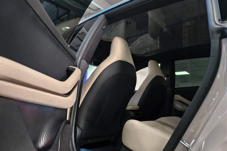 Used Nio ET5T 2024 75kWh Touring Interior 2