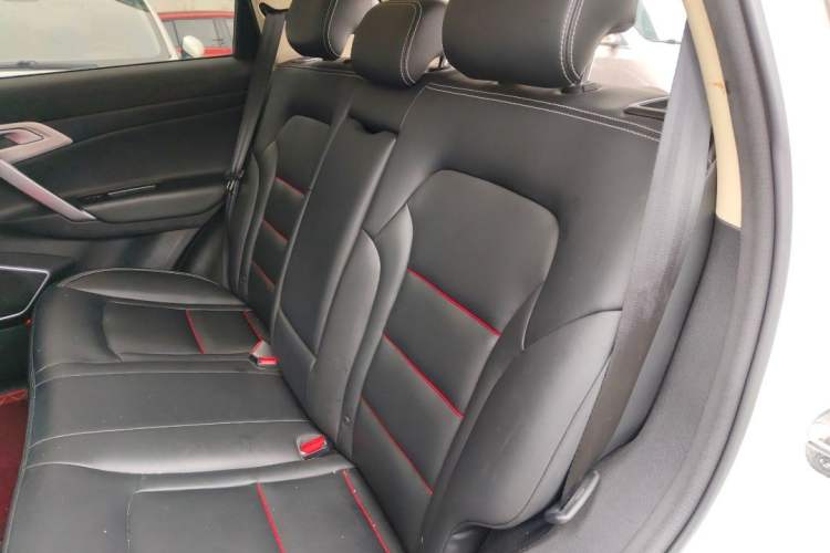 Used Geely Auto Emgrand X7 Sport 2018 1.8TD Automatic Two-Wheel Drive Smart Connect 4G Internet Edition Interior 6