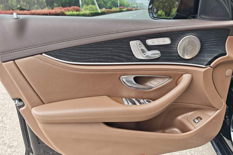 Used Mercedes-Benz E-Class 2023 E 300 L Luxury Model Interior 1