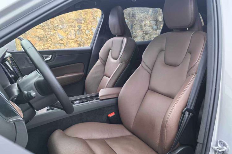 Used Volvo XC60 2023 B5 4x4 Smart Luxury Edition