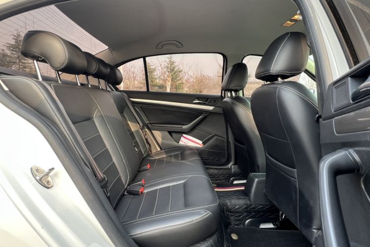 Used Volkswagen Lavida 2019 Lavida Start 1.5L Automatic Trendy Version China VI Standard Interior 4