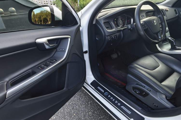 Used Volvo V60 2017 T4 Smart Edition China V Standard Interior 7