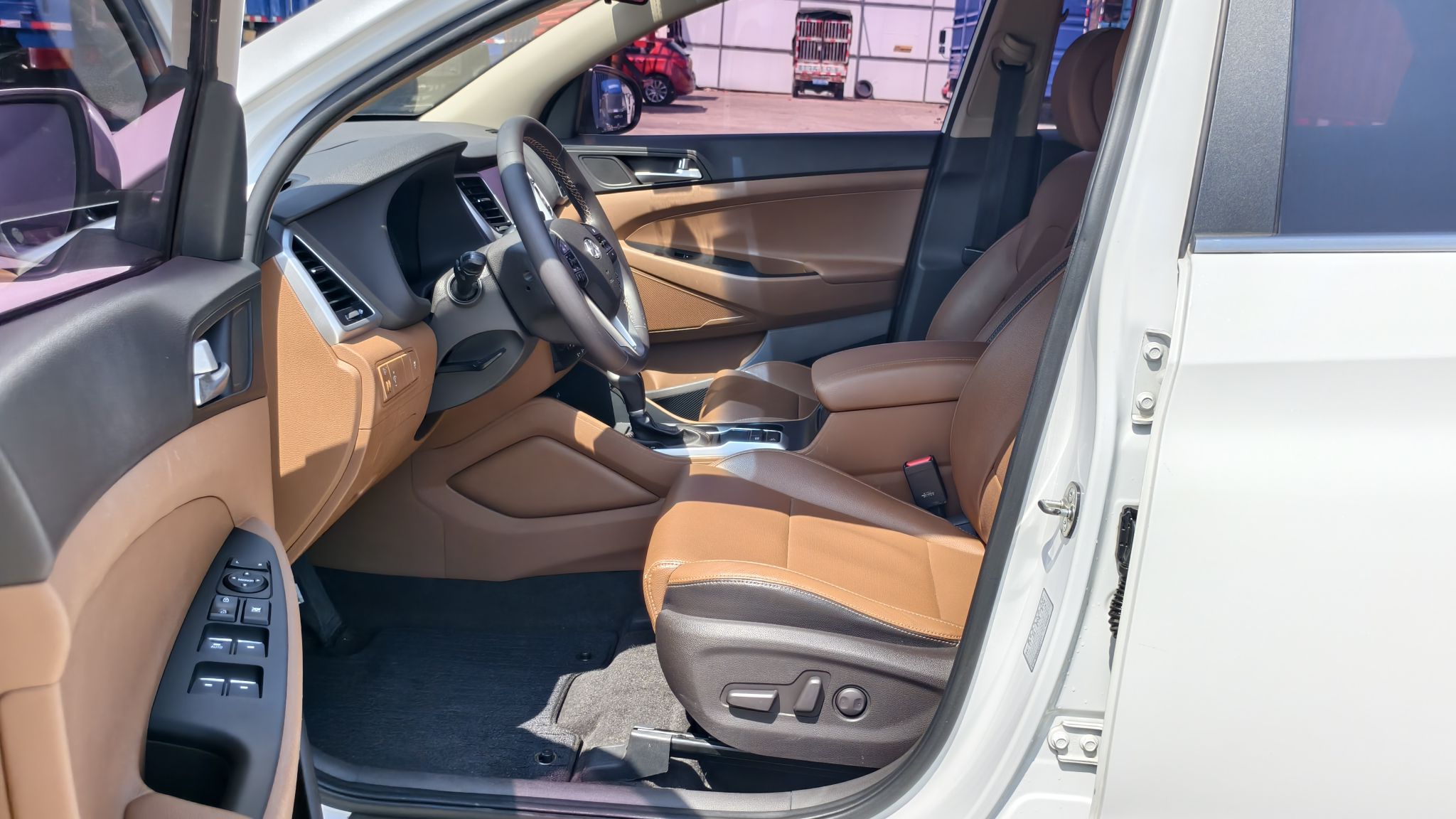 المقاعد الأمامية داخل السيارة