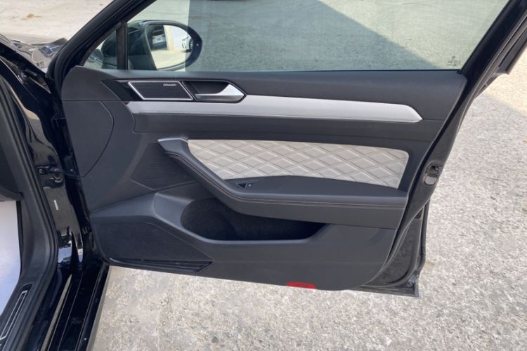 Used Volkswagen Magotan 2023 2 Million Units Limited Edition 330TSI DSG Leading Version Interior 8