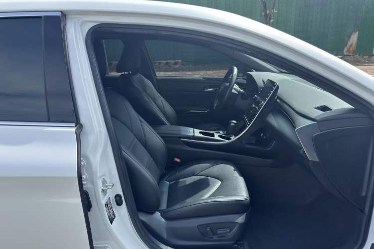 Used Toyota Avalon 2019 2.0L Luxury Edition China VI Standard Right Front Seat