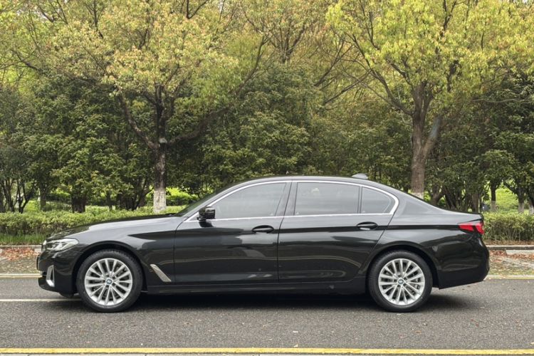 Used BMW 5 Series 2022 Second Facelift 525Li Luxury Package Exterior 1