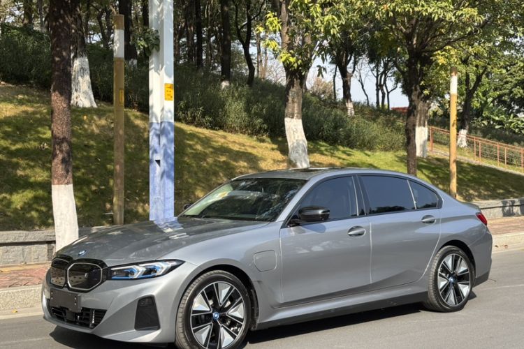 Used BMW i3 2023 eDrive 40 L Midnight Sports Package
