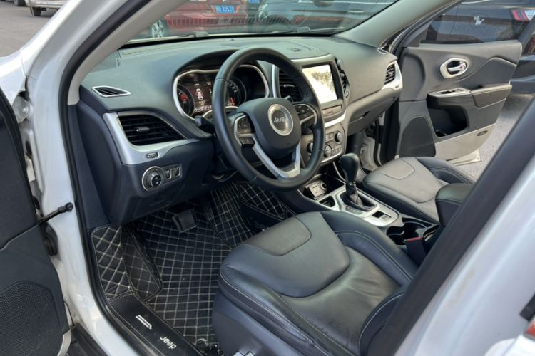 Used Jeep Cherokee 2017 2.4L Leading Smart Edition