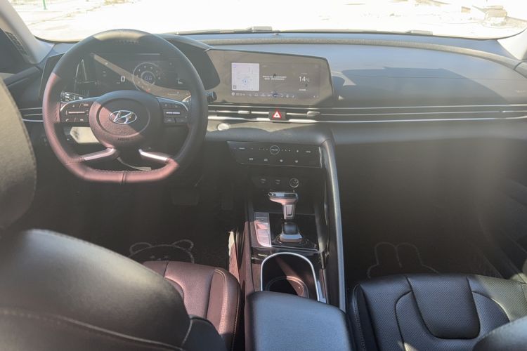 Used Hyundai Elantra 2021 1.5L CVT LUX Prestige Edition
