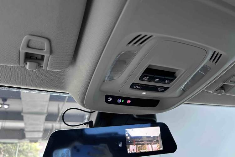 Used Buick Envision 2022 Facelift Encore S 652T Two-Wheel-Drive Luxury Model