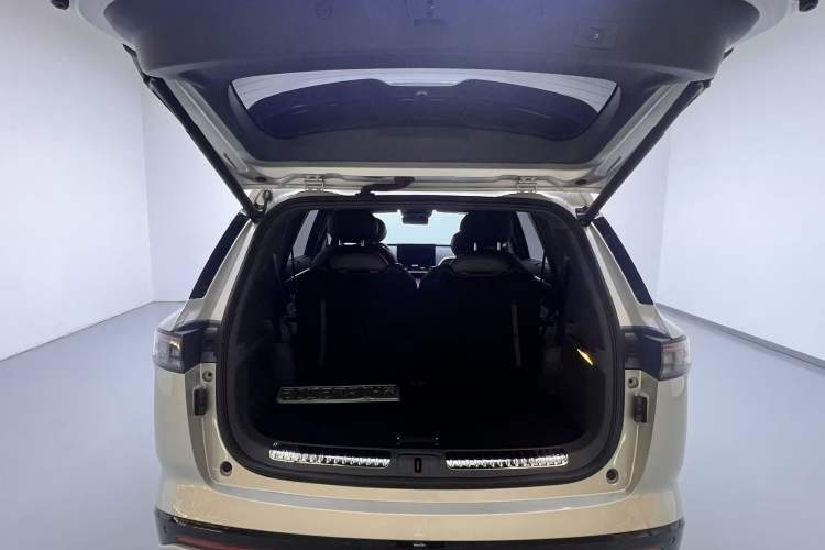 Used Dongfeng eπ eπ008 2024 210Max Range-Extended Version 6 Seats