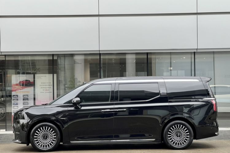 Used Zeekr 009 2024 Six-Seat Executive Version 4WD 108 kWh
