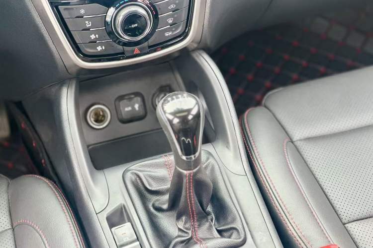 Used Changan CS75 2016 2.0L Manual Luxury Version China IV Standard