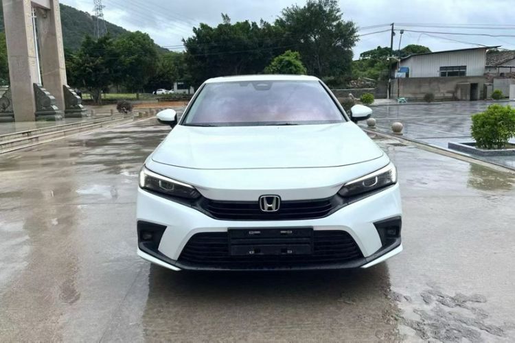 Used Honda Civic 2023 240TURBO CVT Dynamic · Center Stage Special Edition
