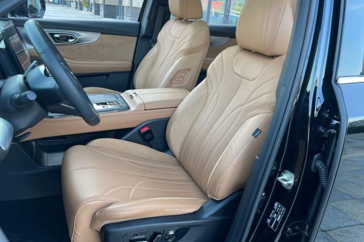 Used GAC Trumpchi ES9 2024 PHEV with 143 km Max