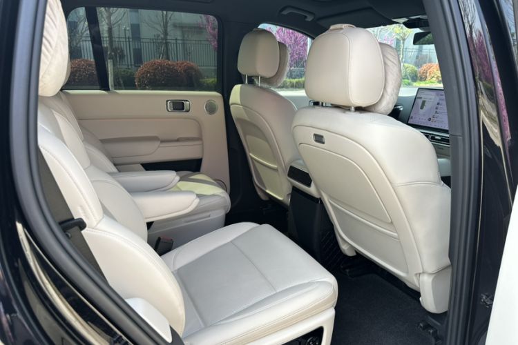 Used Li Auto L8 2024 Max Interior 4