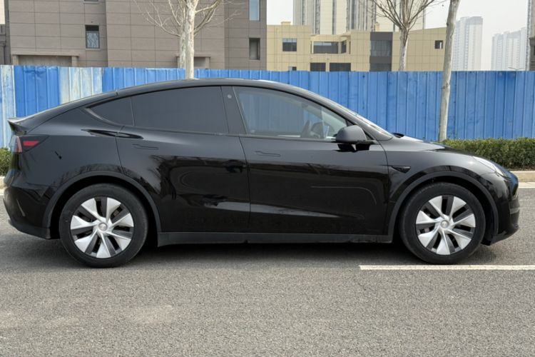 Used Tesla Model Y 2021 Standard Range Rear-Wheel Drive Version