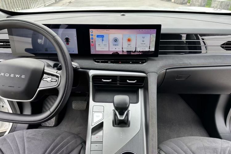 Used Roewe D5X DMH 2024 135 Tech Edition