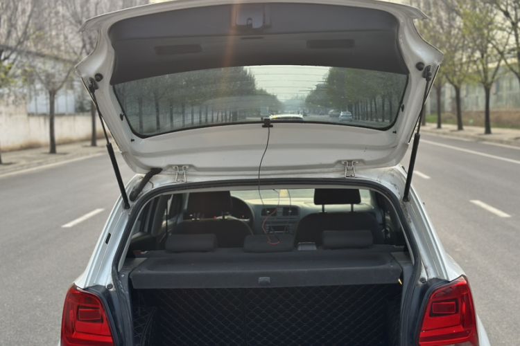 Used Volkswagen Polo 2016 1.4L Manual Fashion Model