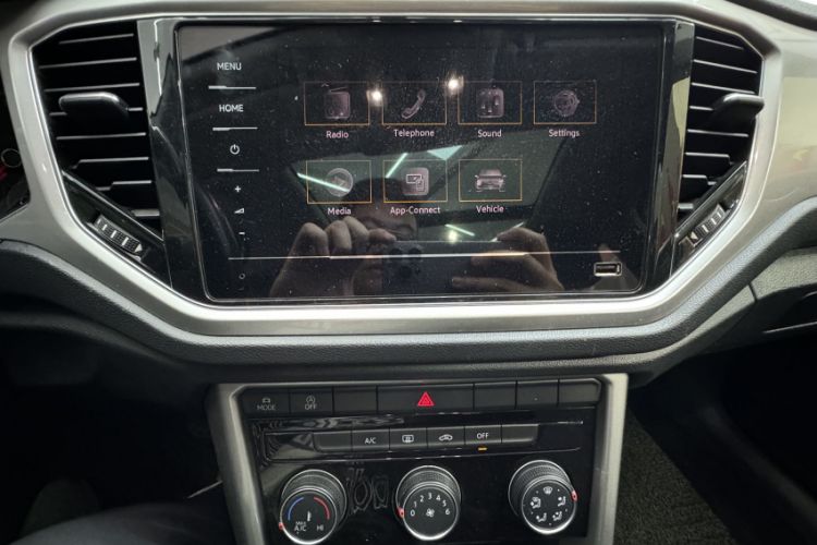 Used Volkswagen T-ROC 2022 280TSI DSG Two-Wheel Drive Elite PLUS Interior 5