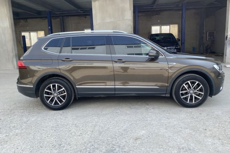 Used Volkswagen Tiguan L 2018 Facelift 330TSI Automatic Two-Wheel Drive Luxury Edition Exterior 7