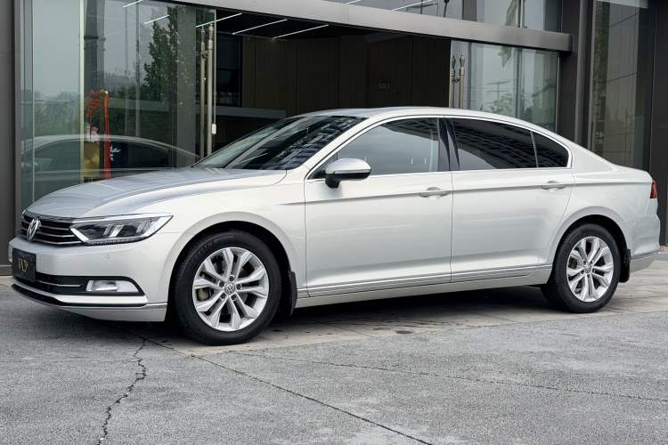 Used Volkswagen Magotan 2019 330TSI DSG Luxury Version China VI Standard