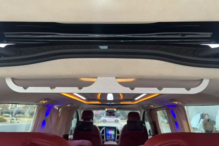 Used Mercedes-Benz Vito 2018 2.0T Elite Version 7 Seats China VI Emission Standard
