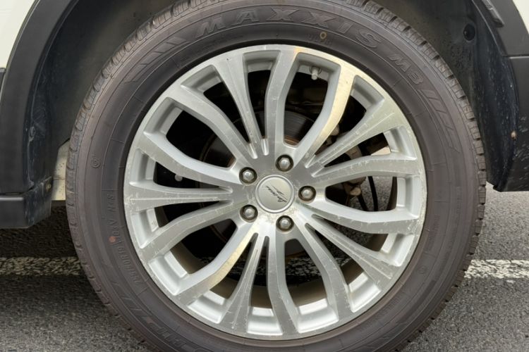 Used Land X7 2015 2.0T Panoramic Prestige Edition
