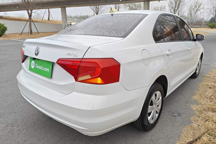 Used Volkswagen Jetta 2017 1.4L Manual Fashion Edition