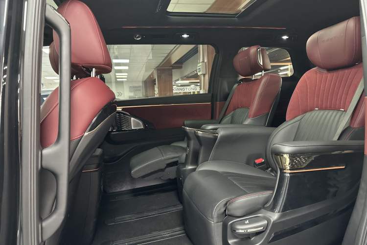 Used GAC Trumpchi M8 2023 Zongshi Series Dual-Motor Supreme Edition Interior 2