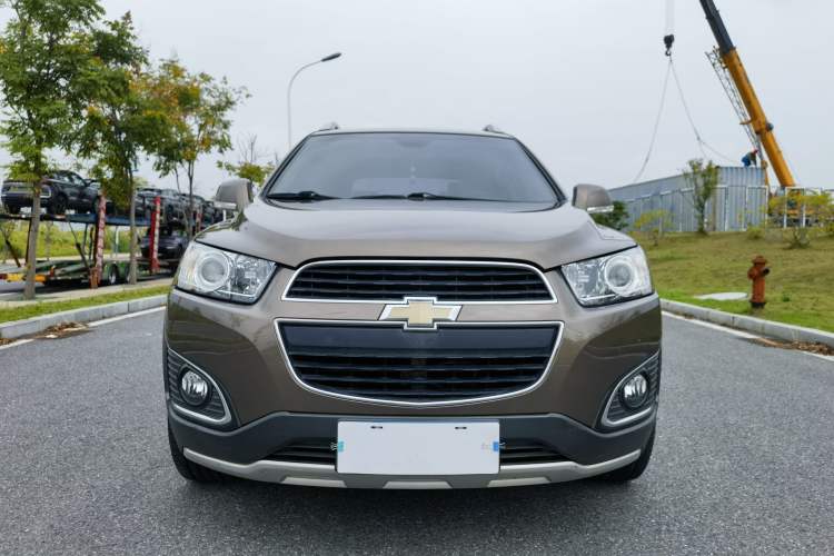 Used Chevrolet Captiva 2015 2.4L 4x4 Flagship Edition 7-Seater Exterior 1