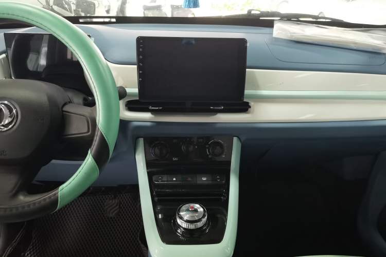 Used Dongfeng NAMMI BOX 2022 Chasing Wind Edition 331 km Standard Model
