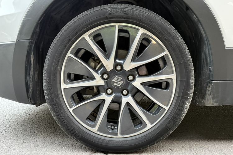 Used Suzuki S-Cross 2014 1.6L CVT Four-Wheel Drive Luxury Version
