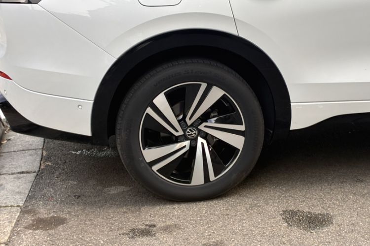 Used Volkswagen Tavendor 2023 380TSI Four-Wheel Drive R-Line Cruise Edition Exterior 2