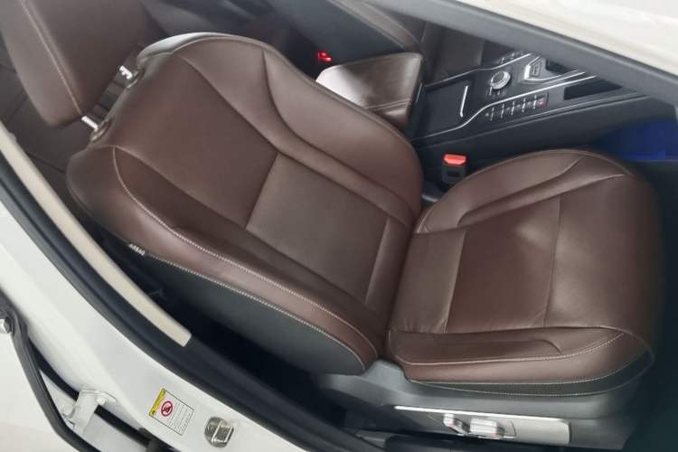 Used Wey VV6 2020 2.0T Two-Wheel Drive Smart Protection+